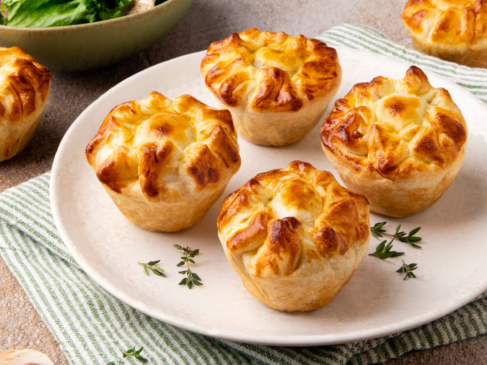 imagem de Empada Pato Cogumelos Folhas